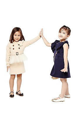 포토 JPG 스튜디오촬영 전신 외국인 해외기획촬영 라이프스타일 2012년태국 원피스 여자 어린이라이프 어린이 구두 가방 비즈니스 협력 실내 협상 서기 미소 웃음 누끼 사람 정장 손짓 소녀 두명 친구 치마 귀여움 파이팅 유치원 유치원생 거래 핸드백 비즈니스우먼 체험 자신감 손뼉 동료 키즈비즈니스 하이파이브 여자만 어린이만 소녀만 국내포토 잡화 옷 교육 감정 신발 컨셉 관계 모션 하의 표정 인종 내부 생활 직장인 파일형식