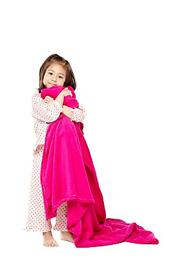 포토 JPG 스튜디오촬영 전신 외국인 해외기획촬영 라이프스타일 2012년태국 여자 어린이라이프 여유 어린이 장난 맨발 놀이 실내 한명 서기 미소 웃음 누끼 사람 소녀 앞모습 귀여움 유치원 유치원생 이불 잠옷 담요 파자마파티 여자만 여자한명만 어린이만 소녀만 소녀한명만 국내포토 1 옷 교육 감정 뷰포인트 컨셉 침구 모션 발 표정 인종 내부 생활 파티 파일형식