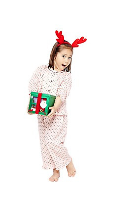 포토 JPG 스튜디오촬영 전신 외국인 해외기획촬영 라이프스타일 2012년태국 여자 기념일 어린이라이프 여유 어린이 크리스마스 맨발 실내 크리스마스선물 선물 한명 서기 들기 누끼 사람 소녀 이벤트 앞모습 선물상자 상자 파티 귀여움 놀람 유치원 유치원생 잠옷 머리띠 파자마파티 여자만 여자한명만 어린이만 소녀만 소녀한명만 국내포토 1 옷 교육 감정 뷰포인트 컨셉 장신구 모션 발 표정 인종 내부 생활 파일형식