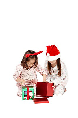 포토 JPG 스튜디오촬영 전신 외국인 해외기획촬영 모자 라이프스타일 2012년태국 여자 기념일 어린이라이프 여유 어린이 크리스마스 산타모자 실내 크리스마스선물 선물 누끼 사람 앉기 소녀 이벤트 두명 앞모습 친구 선물상자 상자 파티 귀여움 유치원 유치원생 잠옷 머리띠 오픈 호기심 파자마파티 여자만 어린이만 소녀만 국내포토 모자_잡화 잡화 옷 교육 감정 뷰포인트 컨셉 장신구 관계 모션 인종 내부 생활 파일형식