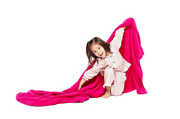 포토 JPG 스튜디오촬영 전신 외국인 해외기획촬영 라이프스타일 2012년태국 여자 어린이라이프 여유 어린이 맨발 놀이 실내 한명 미소 웃음 누끼 사람 앉기 소녀 앞모습 귀여움 유치원 유치원생 이불 잠옷 담요 파자마파티 여자만 여자한명만 어린이만 소녀만 소녀한명만 국내포토 1 옷 교육 감정 뷰포인트 컨셉 침구 모션 발 표정 인종 내부 생활 파티 파일형식