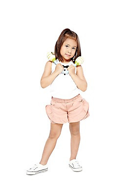 포토 JPG 스튜디오촬영 전신 외국인 해외기획촬영 라이프스타일 2012년태국 여자 어린이라이프 어린이 악기 음악 포즈 운동화 연주 반바지 놀이 실내 한명 서기 들기 누끼 사람 소녀 앞모습 귀여움 유치원 유치원생 즐거움 마라카스 여자만 여자한명만 어린이만 소녀만 소녀한명만 국내포토 1 교육 감정 뷰포인트 신발 컨셉 바지 모션 문화예술 타악기 인종 내부 생활 파일형식