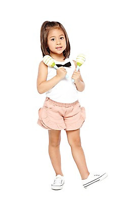 포토 JPG 스튜디오촬영 전신 외국인 해외기획촬영 라이프스타일 2012년태국 여자 어린이라이프 어린이 악기 음악 포즈 운동화 연주 반바지 놀이 실내 한명 서기 들기 누끼 사람 소녀 앞모습 귀여움 유치원 유치원생 즐거움 마라카스 여자만 여자한명만 어린이만 소녀만 소녀한명만 국내포토 1 교육 감정 뷰포인트 신발 컨셉 바지 모션 문화예술 타악기 인종 내부 생활 파일형식