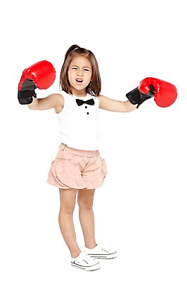 포토 JPG 스튜디오촬영 전신 외국인 해외기획촬영 라이프스타일 2012년태국 여자 어린이라이프 어린이 운동화 반바지 놀이 실내 한명 서기 누끼 사람 소녀 앞모습 운동 귀여움 권투 유치원 유치원생 글러브 글로브 권투글러브 찡그림 즐거움 여자만 여자한명만 어린이만 소녀만 소녀한명만 국내포토 1 교육 감정 스포츠용품 뷰포인트 장갑 신발 컨셉 바지 모션 표정 건강 인종 내부 생활 격투기 파일형식