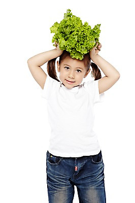 포토 JPG 스튜디오촬영 외국인 해외기획촬영 라이프스타일 웰빙 2012년태국 여자 어린이라이프 어린이 음식 포즈 채소 자연 양갈래머리 실내 건강 한명 서기 미소 웃음 들기 누끼 사람 소녀 앞모습 농작물 귀여움 환경 유치원 유치원생 반팔티셔츠 청바지 신선 상추 친환경 유기농 채식 머리위 여자만 여자한명만 어린이만 소녀만 소녀한명만 국내포토 1 헤어스타일 교육 뷰포인트 컨셉 티셔츠 농업 바지 모션 표정 인종 내부 생활 생태계 파일형식