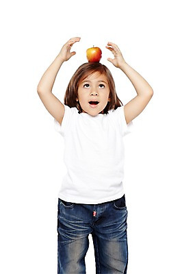 포토 JPG 스튜디오촬영 외국인 해외기획촬영 라이프스타일 웰빙 응시 2012년태국 여자 어린이라이프 어린이 음식 포즈 과일 자연 실내 건강 한명 서기 들기 누끼 사람 소녀 앞모습 농작물 손들기 귀여움 환경 유치원 유치원생 올려보기 반팔티셔츠 청바지 신선 사과 균형 친환경 유기농 머리위 여자만 여자한명만 어린이만 소녀만 소녀한명만 국내포토 1 시선 교육 뷰포인트 컨셉 티셔츠 농업 바지 모션 인종 내부 생활 생태계 파일형식