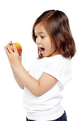 포토 JPG 스튜디오촬영 외국인 해외기획촬영 라이프스타일 웰빙 응시 2012년태국 여자 어린이라이프 어린이 음식 과일 자연 실내 건강 한명 들기 누끼 사람 소녀 상반신 옆모습 농작물 귀여움 환경 유치원 유치원생 반팔티셔츠 신선 사과 친환경 유기농 여자만 여자한명만 어린이만 소녀만 소녀한명만 국내포토 1 시선 교육 뷰포인트 컨셉 티셔츠 농업 모션 인종 내부 생활 생태계 파일형식