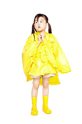 포토 JPG 스튜디오촬영 전신 외국인 해외기획촬영 라이프스타일 응시 2012년태국 계절 여자 어린이라이프 어린이 날씨 실내 장화 한명 서기 누끼 사람 소녀 앞모습 여름 귀여움 유치원 유치원생 비 우비 장마 여자만 여자한명만 어린이만 소녀만 소녀한명만 국내포토 자연요소 1 시선 옷 교육 뷰포인트 신발 컨셉 모션 인종 내부 생활 비_날씨 파일형식