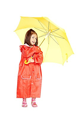 포토 JPG 스튜디오촬영 전신 외국인 해외기획촬영 라이프스타일 2012년태국 잡화 계절 여자 어린이라이프 어린이 우산 날씨 실내 장화 한명 서기 미소 웃음 들기 누끼 사람 소녀 앞모습 여름 귀여움 유치원 유치원생 비 우비 장마 여자만 여자한명만 어린이만 소녀만 소녀한명만 국내포토 자연요소 1 옷 교육 뷰포인트 신발 컨셉 모션 표정 인종 내부 생활 비_날씨 파일형식