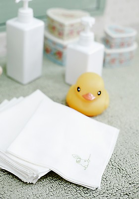 포토 JPG 스튜디오촬영 잡화 생활용품 오리 실내 통 근접촬영 사람없음 아웃포커스 상자 수건 위생용품 장난감 놀이용품 아기용품 욕실 하트 용기 천 오브젝트 화장실 로션 하트상자 국내포토 모양 그릇 뷰포인트 조류 촬영기법 내부 화장품 직물 파일형식