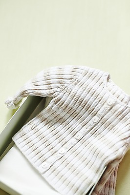 포토 JPG 스튜디오촬영 잡화 옷 생활용품 상의 실내 사람없음 상자 아기용품 나무상자 오브젝트 니트 기저귀 유아복 천기저귀 국내포토 내부 파일형식