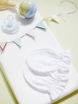 포토 JPG 스튜디오촬영 잡화 생활용품 장갑 실내 사람없음 장식 장난감 놀이용품 아기용품 노리개젖꼭지 오브젝트 기저귀 딸랑이 가랜드 손싸개 천기저귀 국내포토 내부 파티용품 파일형식