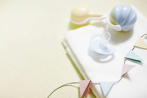 포토 JPG 스튜디오촬영 잡화 생활용품 실내 근접촬영 사람없음 아웃포커스 장식 장난감 놀이용품 아기용품 노리개젖꼭지 오브젝트 기저귀 딸랑이 가랜드 천기저귀 국내포토 뷰포인트 촬영기법 내부 파티용품 파일형식