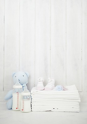 포토 JPG 스튜디오촬영 잡화 인형 생활용품 양말 실내 사람없음 장난감 쌓기 놀이용품 곰인형 아기용품 우유 우유병 젖병 노리개젖꼭지 오브젝트 눈금 기저귀 분유 아기양말 천기저귀 국내포토 모션 병_용기 유제품 내부 파일형식