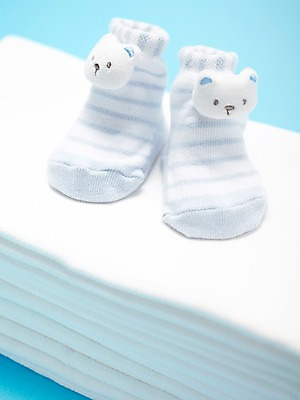 포토 JPG 스튜디오촬영 잡화 한쌍 생활용품 양말 실내 사람없음 쌓기 줄무늬 아기용품 오브젝트 기저귀 아기양말 천기저귀 국내포토 무늬 모션 내부 파일형식