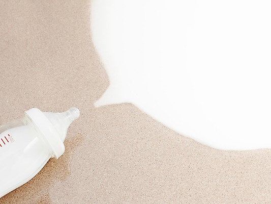 포토 JPG 스튜디오촬영 배너 잡화 생활용품 말풍선 프레임 실내 통 틀 사람없음 공백 아기용품 우유 우유병 젖병 병 오브젝트 눈금 분유 국내포토 식기 병_용기 유제품 내부 파일형식