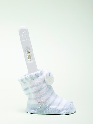 포토 JPG 스튜디오촬영 잡화 생활용품 양말 실내 사람없음 줄무늬 곰인형 아기용품 오브젝트 아기양말 임신테스트기 국내포토 인형 무늬 내부 임신 의료용품 파일형식