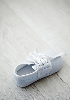 포토 JPG 스튜디오촬영 잡화 생활용품 신발 실내 근접촬영 사람없음 아웃포커스 아기용품 오브젝트 아기신발 한짝 신발끈 국내포토 1 뷰포인트 촬영기법 내부 파일형식