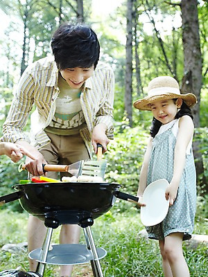 포토 JPG 주간 나무 식물 모자 라이프스타일 접시 여자 남자 딸 어린이 음식 여행 가족 휴가 피망 휴식 요리 서기 미소 웃음 들기 사람 동양인 소녀 성인 야외 두명 아웃포커스 캐주얼 30대 부모 버섯 캠핑 한국인 자녀 꼬치 아빠 그릴 숲속 숲 바비큐 상쾌 뒤집개 취사 부녀 국내포토 자연요소 식기 잡화 옷 감정 컨셉 채소 관계 모션 주방용품 레저 촬영기법 표정 인종 생활 장년 요리중 파일형식