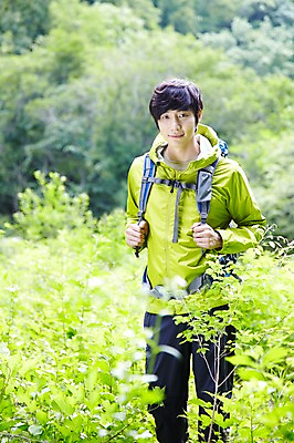 포토 JPG 주간 나무 식물 라이프스타일 남자 가방 배낭 레저 아웃도어 한명 사람 동양인 성인 취미 야외 앞모습 아웃포커스 30대 걷기 등산 트래킹 한국인 목표 숲속 숲 등산복 상쾌 남자만 남자한명만 성인남자만 성인한명만 성인남자한명만 장년만 장년남자만 장년남자한명만 성인만 국내포토 자연요소 1 잡화 옷 감정 뷰포인트 컨셉 모션 촬영기법 인종 생활 장년 파일형식