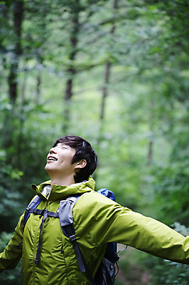 포토 JPG 주간 나무 식물 라이프스타일 남자 가방 배낭 팔벌리기 레저 아웃도어 한명 사람 동양인 상반신 성인 취미 야외 옆모습 아웃포커스 30대 눈감음 등산 트래킹 한국인 목표 숲속 숲 등산복 상쾌 삼림욕 심호흡 남자만 남자한명만 성인남자만 성인한명만 성인남자한명만 장년만 장년남자만 장년남자한명만 성인만 국내포토 자연요소 1 잡화 옷 감정 뷰포인트 컨셉 모션 촬영기법 인종 생활 장년 호흡 파일형식
