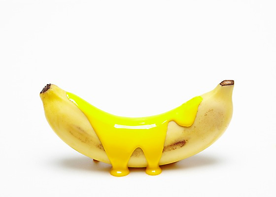 포토 JPG 스튜디오촬영 열매 음식 컬러 과일 페인팅 바나나 실내 사람없음 농작물 한개 노란색 페인트 물감 흐름 페인트칠 열대과일 국내포토 식물 1 컨셉 농업 내부 미술도구 파일형식