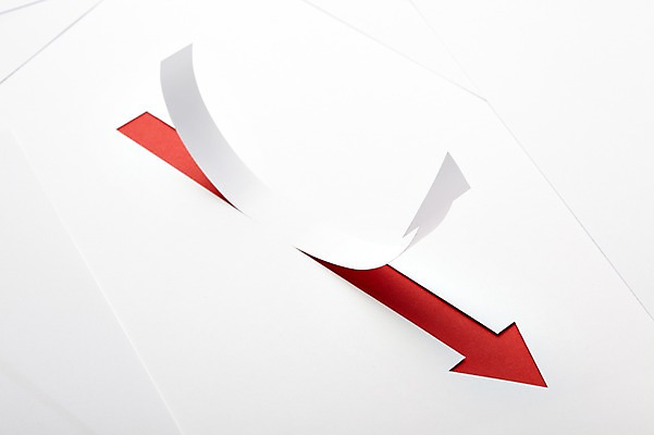 포토 JPG 스튜디오촬영 모양 기호 화살표 종이 컬러 백그라운드 비즈니스 실내 사람없음 빨간색 모형 페이퍼아트 방향 종이공예 종이팝업 국내포토 문자 내부 공예 파일형식