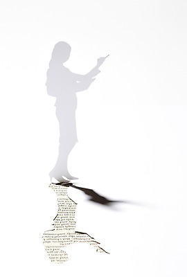 포토 JPG 스튜디오촬영 모양 문자 영어 여자 종이 인형 백그라운드 컨셉 비즈니스 사람모양 실내 그림자 모형 피규어 직장인 비즈니스우먼 신문 페이퍼아트 종이공예 종이팝업 영자신문 종이인형 여자만 국내포토 직업 사람 내부 간행물 미니어처 뉴스 공예 파일형식