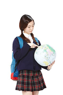 포토 JPG 스튜디오촬영 외국인 해외기획촬영 학생 라이프스타일 긴머리 응시 2012년태국 여학생 여자 교육 교복 지구 가방 배낭 청소년 양갈래머리 여고생 고등학생 책가방 실내 한명 서기 들기 누끼 사람 동양인 손짓 앞모습 10대 세계 글로벌 지구본 스쿨라이프 십대라이프스타일 가리킴 여자만 여자한명만 십대만 십대여자만 십대여자한명만 국내포토 1 헤어스타일 시선 잡화 옷 뷰포인트 학교 모션 인종 내부 생활 파일형식
