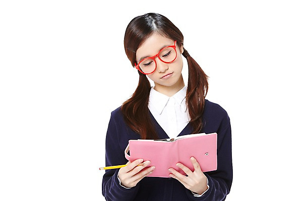 포토 JPG 스튜디오촬영 외국인 해외기획촬영 학생 라이프스타일 긴머리 응시 2012년태국 여학생 여자 교육 교복 안경 청소년 양갈래머리 여고생 고등학생 실내 한명 들기 누끼 사람 동양인 상반신 앞모습 10대 연필 스쿨라이프 십대라이프스타일 다이어리 기록 여자만 여자한명만 십대만 십대여자만 십대여자한명만 안경낌 국내포토 1 헤어스타일 시선 잡화 옷 뷰포인트 학교 모션 학용품 인종 내부 생활 필기구 사무용품 파일형식