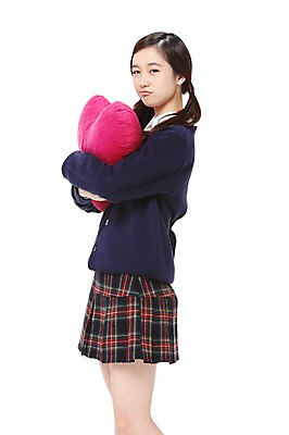 포토 JPG 스튜디오촬영 외국인 해외기획촬영 학생 라이프스타일 긴머리 2012년태국 여학생 여자 교복 쿠션 청소년 양갈래머리 여고생 고등학생 실내 선물 한명 서기 들기 누끼 사람 동양인 옆모습 10대 스쿨라이프 십대라이프스타일 하트 하트쿠션 여자만 여자한명만 십대만 십대여자만 십대여자한명만 국내포토 모양 1 헤어스타일 옷 뷰포인트 학교 모션 인종 내부 생활 파일형식