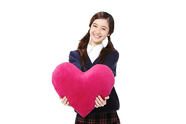 포토 JPG 스튜디오촬영 외국인 해외기획촬영 학생 라이프스타일 긴머리 2012년태국 여학생 여자 교복 쿠션 청소년 양갈래머리 여고생 고등학생 실내 선물 한명 서기 미소 웃음 들기 누끼 사람 동양인 상반신 앞모습 10대 스쿨라이프 십대라이프스타일 하트 하트쿠션 여자만 여자한명만 십대만 십대여자만 십대여자한명만 국내포토 모양 1 헤어스타일 옷 뷰포인트 학교 모션 표정 인종 내부 생활 파일형식