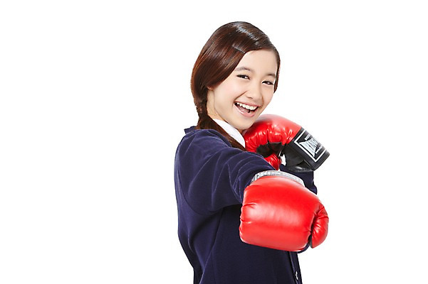 포토 JPG 스튜디오촬영 외국인 해외기획촬영 학생 라이프스타일 2012년태국 여학생 여자 교복 스포츠 포즈 모션 청소년 여고생 고등학생 실내 한명 미소 웃음 누끼 사람 동양인 상반신 옆모습 10대 운동 십대라이프스타일 권투 글러브 글로브 권투글러브 펀치 목표 열정 여자만 여자한명만 십대만 십대여자만 십대여자한명만 국내포토 1 옷 감정 스포츠용품 뷰포인트 장갑 컨셉 표정 건강 인종 내부 생활 격투기 파일형식