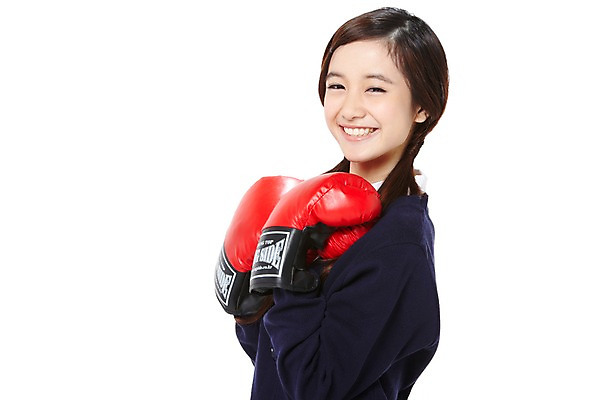 포토 JPG 스튜디오촬영 외국인 해외기획촬영 학생 라이프스타일 2012년태국 여학생 여자 교복 스포츠 포즈 모션 청소년 여고생 고등학생 실내 한명 미소 웃음 누끼 사람 동양인 상반신 옆모습 10대 운동 십대라이프스타일 권투 글러브 글로브 권투글러브 목표 열정 여자만 여자한명만 십대만 십대여자만 십대여자한명만 국내포토 1 옷 감정 스포츠용품 뷰포인트 장갑 컨셉 표정 건강 인종 내부 생활 격투기 파일형식