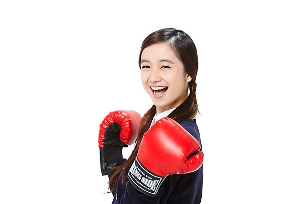 포토 JPG 스튜디오촬영 외국인 해외기획촬영 학생 라이프스타일 2012년태국 여학생 여자 교복 스포츠 포즈 모션 청소년 여고생 고등학생 실내 한명 미소 웃음 누끼 사람 동양인 상반신 옆모습 10대 운동 십대라이프스타일 권투 글러브 글로브 권투글러브 목표 열정 여자만 여자한명만 십대만 십대여자만 십대여자한명만 국내포토 1 옷 감정 스포츠용품 뷰포인트 장갑 컨셉 표정 건강 인종 내부 생활 격투기 파일형식