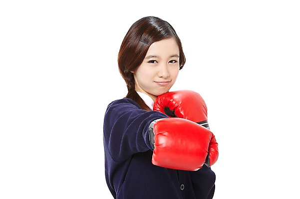 포토 JPG 스튜디오촬영 외국인 해외기획촬영 학생 라이프스타일 2012년태국 여학생 여자 교복 스포츠 포즈 모션 청소년 여고생 고등학생 실내 한명 미소 웃음 누끼 사람 동양인 상반신 앞모습 10대 운동 십대라이프스타일 권투 글러브 글로브 권투글러브 펀치 목표 열정 여자만 여자한명만 십대만 십대여자만 십대여자한명만 국내포토 1 옷 감정 스포츠용품 뷰포인트 장갑 컨셉 표정 건강 인종 내부 생활 격투기 파일형식