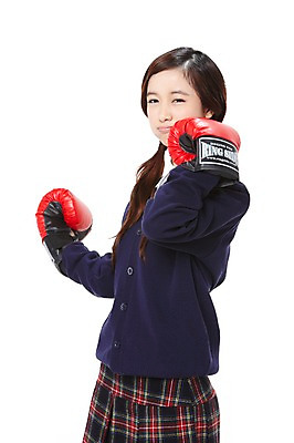 포토 JPG 스튜디오촬영 외국인 해외기획촬영 학생 라이프스타일 2012년태국 여학생 여자 교복 스포츠 포즈 모션 청소년 여고생 고등학생 실내 한명 미소 웃음 누끼 사람 동양인 상반신 옆모습 10대 운동 십대라이프스타일 권투 글러브 글로브 권투글러브 목표 열정 여자만 여자한명만 십대만 십대여자만 십대여자한명만 국내포토 1 옷 감정 스포츠용품 뷰포인트 장갑 컨셉 표정 건강 인종 내부 생활 격투기 파일형식