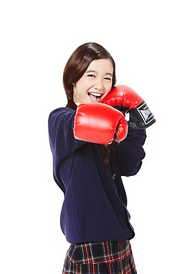 포토 JPG 스튜디오촬영 외국인 해외기획촬영 학생 라이프스타일 2012년태국 여학생 여자 교복 스포츠 포즈 모션 청소년 여고생 고등학생 실내 한명 미소 웃음 누끼 사람 동양인 상반신 옆모습 10대 운동 십대라이프스타일 권투 글러브 글로브 권투글러브 펀치 목표 열정 여자만 여자한명만 십대만 십대여자만 십대여자한명만 국내포토 1 옷 감정 스포츠용품 뷰포인트 장갑 컨셉 표정 건강 인종 내부 생활 격투기 파일형식