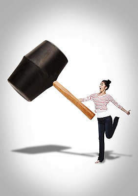 PSD 외국인 편집이미지 우먼라이프 라이프스타일 응시 여자 포즈 모션 맨발 표정 한명 들기 사람 동양인 20대 성인 캐주얼 놀람 도구 공구 청바지 망치 오브젝트 망치질 고무망치 다리들기 여자만 여자한명만 성인여자만 청년만 청년여자만 성인한명만 청년여자한명만 성인여자한명만 성인만 이미지편집 1 시선 옷 감정 바지 발 인종 청년 생활 파일형식