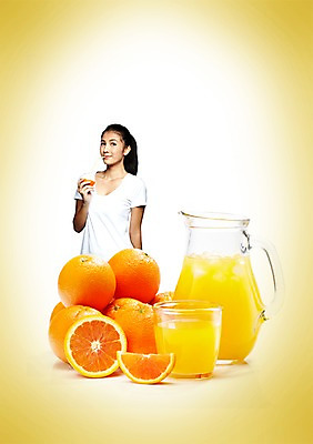 PSD 외국인 편집이미지 우먼라이프 라이프스타일 웰빙 응시 여자 음료 음식 조각 오렌지 과일 주전자 단면 잔 빨대 한명 서기 미소 웃음 들기 사람 동양인 상반신 20대 성인 컵 주스 마시기 병 과일주스 오렌지주스 먹기 물병 유기농 슬라이스 여자만 여자한명만 성인여자만 청년만 청년여자만 성인한명만 청년여자한명만 성인여자한명만 성인만 이미지편집 1 식기 시선 모션 주방용품 표정 인종 청년 생활 물통 파일형식