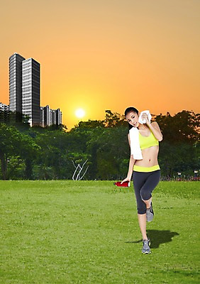 PSD 외국인 나무 식물 편집이미지 우먼라이프 라이프스타일 건축물 여자 운동화 몸매관리 건강 관리 두건 한명 미소 웃음 들기 사람 동양인 빌딩 잔디 초원 20대 성인 건물 운동복 수건 조깅 운동 태양 반사 건강관리 일출 노을 탑 일몰 풀 병 탱크톱 물병 땀 다리들기 여자만 여자한명만 성인여자만 청년만 청년여자만 성인한명만 청년여자한명만 성인여자한명만 성인만 이미지편집 자연요소 1 식기 옷 건축 신발 상의 다이어트 모션 표정 인종 청년 생활 위생용품 물통 파일형식