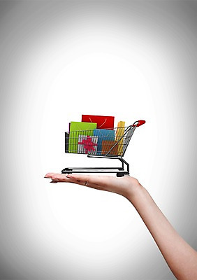 PSD 편집이미지 손 신체 한손 손바닥 선물 한명 들기 신체부위 선물상자 쇼핑 장보기 상자 종이봉투 쇼핑백 카트 쇼핑카 수레 장바구니 운반도구 이미지편집 1 가방 모션 봉투 사람 바구니 도구 파일형식