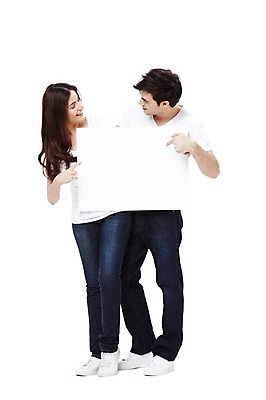 포토 JPG 스튜디오촬영 전신 서양인 외국인 백인 해외기획촬영 라이프스타일 배너 커플 2012년태국 여자 남자 커플라이프 포즈 사각프레임 광고판 실내 서기 미소 웃음 들기 누끼 사람 손짓 20대 성인 두명 앞모습 캐주얼 마주보기 반팔티셔츠 청바지 가리킴 알림 커플룩 청년만 성인만 국내포토 옷 뷰포인트 티셔츠 바지 관계 모션 프레임 알림판 표정 인종 청년 내부 생활 사각형 판 파일형식