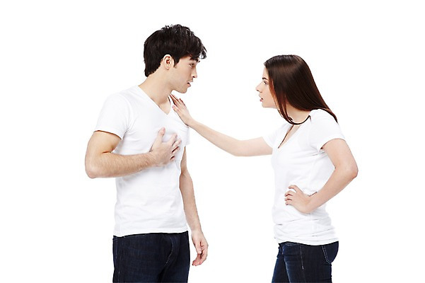 포토 JPG 스튜디오촬영 서양인 외국인 백인 해외기획촬영 라이프스타일 커플 2012년태국 여자 남자 커플라이프 허리손 실내 서기 누끼 사람 상반신 20대 성인 두명 옆모습 캐주얼 마주보기 반팔티셔츠 분노 청바지 커플룩 싸움 사랑싸움 말다툼 청년만 성인만 국내포토 옷 감정 뷰포인트 포즈 티셔츠 바지 관계 모션 인종 청년 내부 생활 파일형식