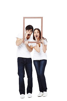 포토 JPG 스튜디오촬영 전신 서양인 외국인 백인 해외기획촬영 라이프스타일 커플 2012년태국 여자 남자 커플라이프 포즈 모션 프레임 실내 액자틀 틀 서기 들기 누끼 사람 손짓 20대 성인 두명 앞모습 캐주얼 외침 반팔티셔츠 청바지 커플룩 사진틀 부름 청년만 성인만 국내포토 옷 뷰포인트 액자 티셔츠 바지 관계 인종 청년 내부 생활 소리 파일형식