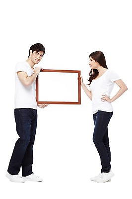 포토 JPG 스튜디오촬영 전신 서양인 외국인 백인 해외기획촬영 라이프스타일 커플 2012년태국 여자 남자 커플라이프 허리손 포즈 프레임 실내 액자틀 틀 서기 미소 웃음 들기 누끼 사람 20대 성인 두명 옆모습 캐주얼 반팔티셔츠 청바지 커플룩 사진틀 청년만 성인만 국내포토 옷 뷰포인트 액자 티셔츠 바지 관계 모션 표정 인종 청년 내부 생활 파일형식