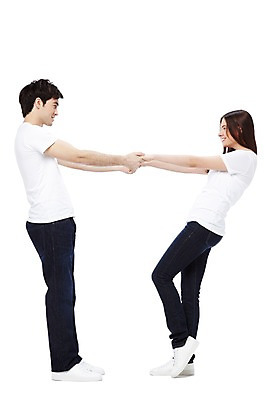 포토 JPG 스튜디오촬영 전신 서양인 외국인 백인 해외기획촬영 라이프스타일 커플 2012년태국 여자 남자 커플라이프 포즈 실내 사랑 서기 미소 웃음 누끼 사람 20대 성인 두명 옆모습 캐주얼 마주보기 손잡기 반팔티셔츠 청바지 커플룩 청년만 성인만 국내포토 옷 감정 뷰포인트 티셔츠 바지 관계 모션 표정 인종 청년 내부 생활 파일형식