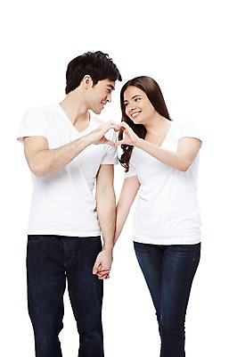 포토 JPG 스튜디오촬영 서양인 외국인 백인 해외기획촬영 라이프스타일 커플 2012년태국 여자 남자 커플라이프 포즈 모션 실내 사랑 서기 미소 웃음 누끼 사람 손짓 20대 성인 두명 앞모습 캐주얼 마주보기 손잡기 반팔티셔츠 청바지 하트 커플룩 청년만 성인만 국내포토 모양 옷 감정 뷰포인트 티셔츠 바지 관계 표정 인종 청년 내부 생활 파일형식