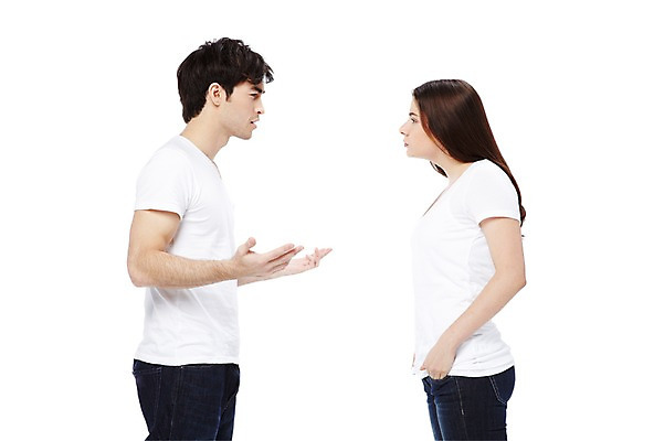 포토 JPG 스튜디오촬영 서양인 외국인 백인 해외기획촬영 라이프스타일 커플 2012년태국 여자 남자 커플라이프 실내 대화 서기 누끼 사람 20대 성인 두명 옆모습 캐주얼 마주보기 반팔티셔츠 청바지 커플룩 청년만 성인만 국내포토 옷 뷰포인트 티셔츠 바지 관계 모션 말하기 인종 청년 내부 생활 파일형식