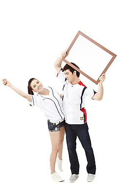 포토 JPG 스튜디오촬영 전신 서양인 외국인 백인 해외기획촬영 라이프스타일 커플 2012년태국 여자 남자 스포츠 커플라이프 액자 유니폼 응원 프레임 실내 액자틀 틀 서기 미소 웃음 들기 누끼 사람 20대 성인 두명 앞모습 캐주얼 운동복 운동 야구 자신감 열정 응원단 사진틀 서포터즈 야구복 청년만 성인만 국내포토 옷 감정 뷰포인트 관계 모션 표정 건강 인종 청년 내부 생활 구기 파일형식